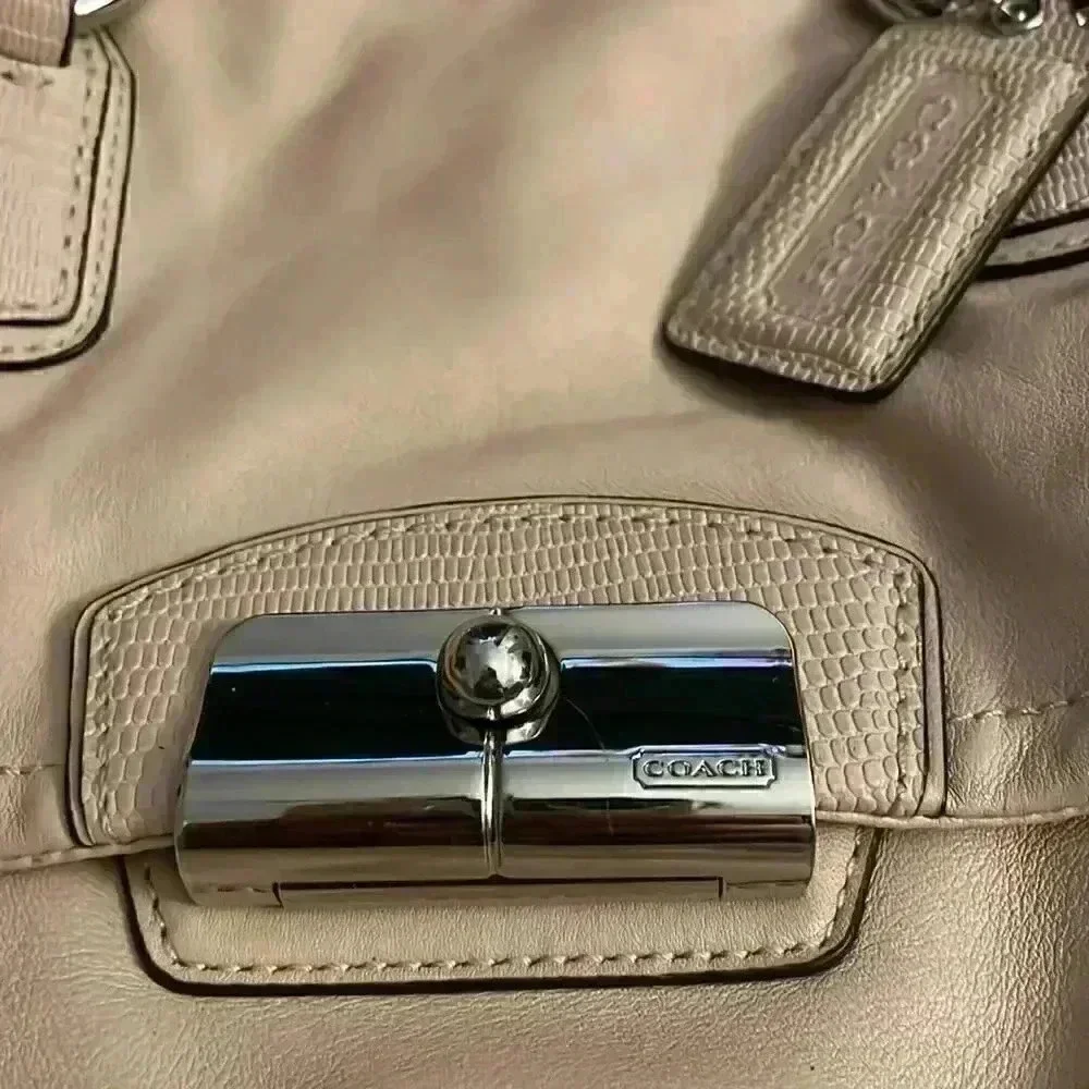 Coach leather shoulder bag purse